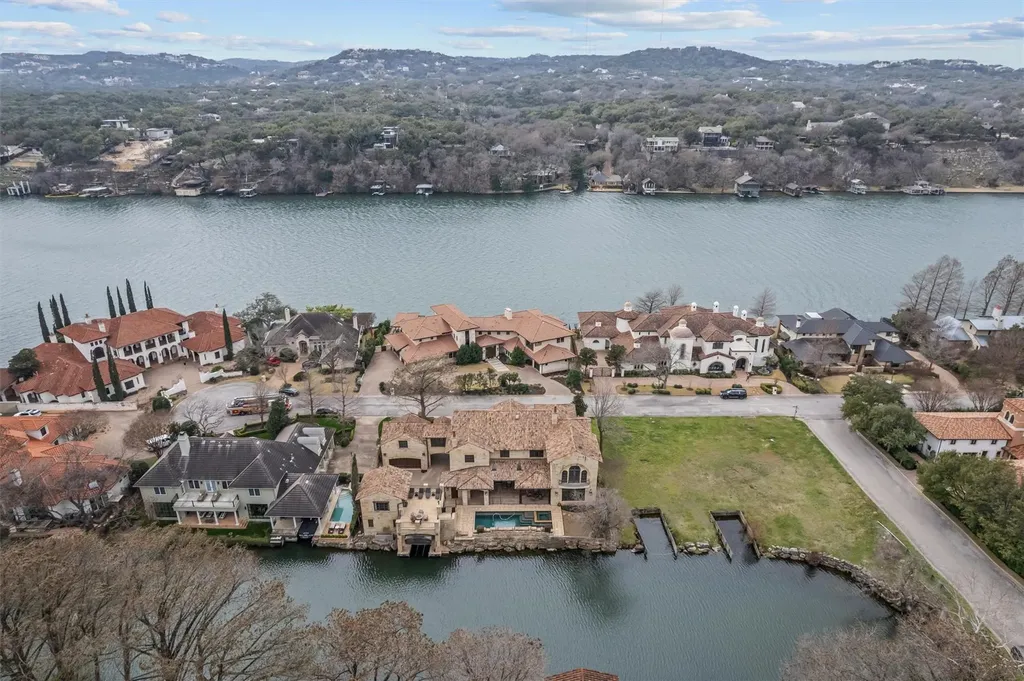 4407 Island Cove Austin TX 78731