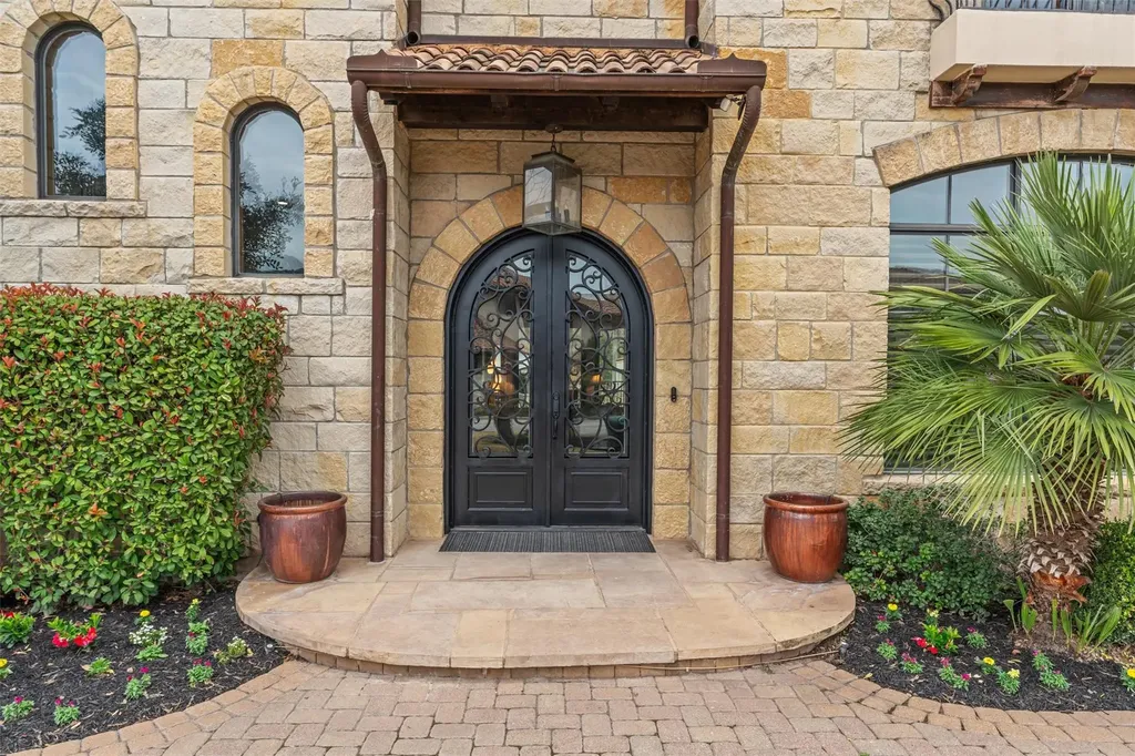 4407 Island Cove Austin TX 78731