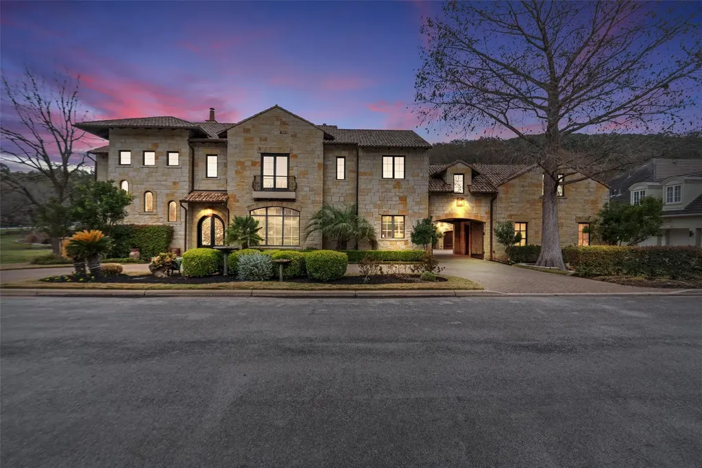 4407 Island Cove Austin TX 78731
