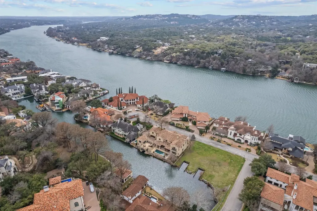 4407 Island Cove Austin TX 78731