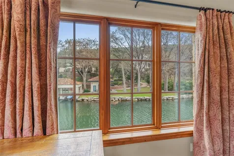 4407 Island Cove Austin TX 78731