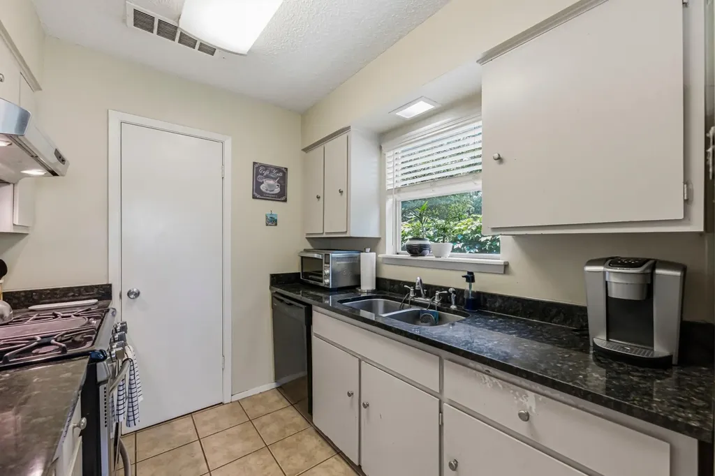 4910 Sylvandale Drive Austin TX 78745