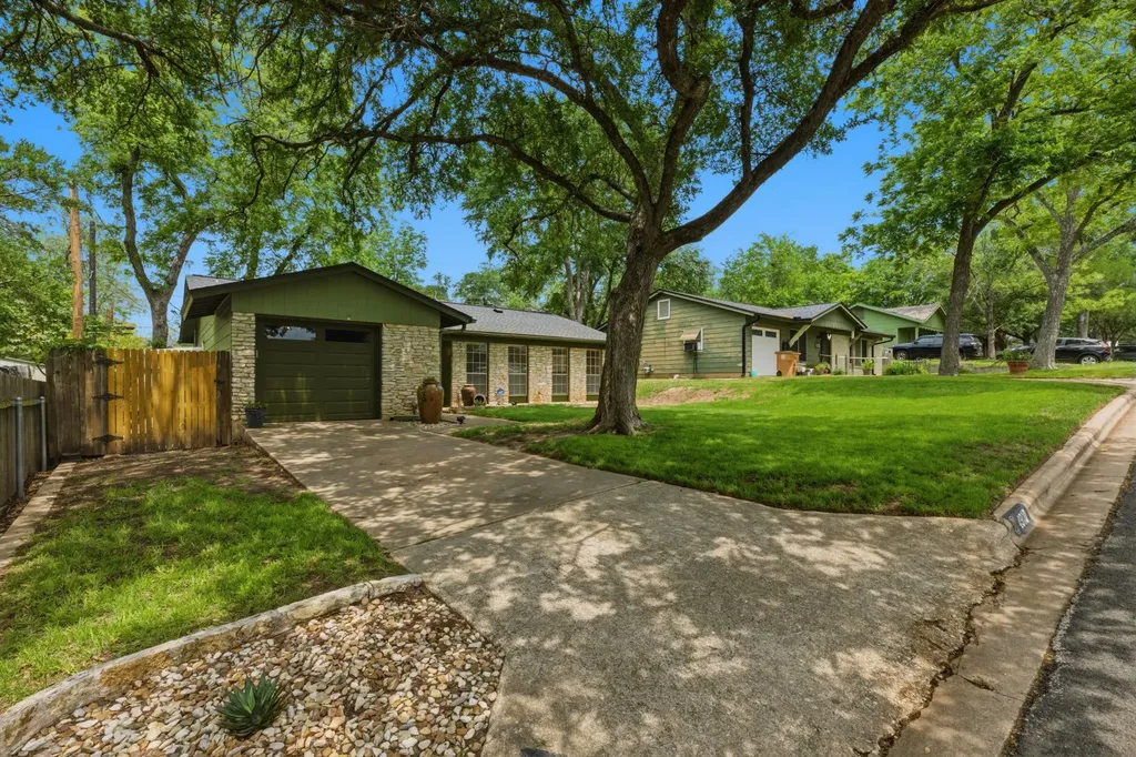 4910 Sylvandale Drive Austin TX 78745