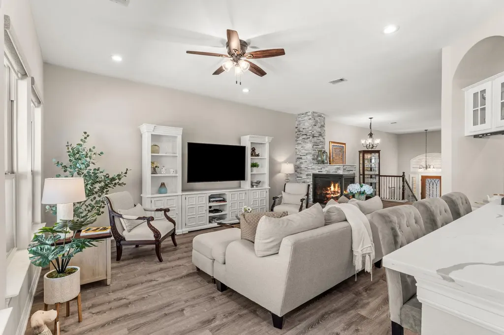 319 Lombardia Drive Austin TX 78734
