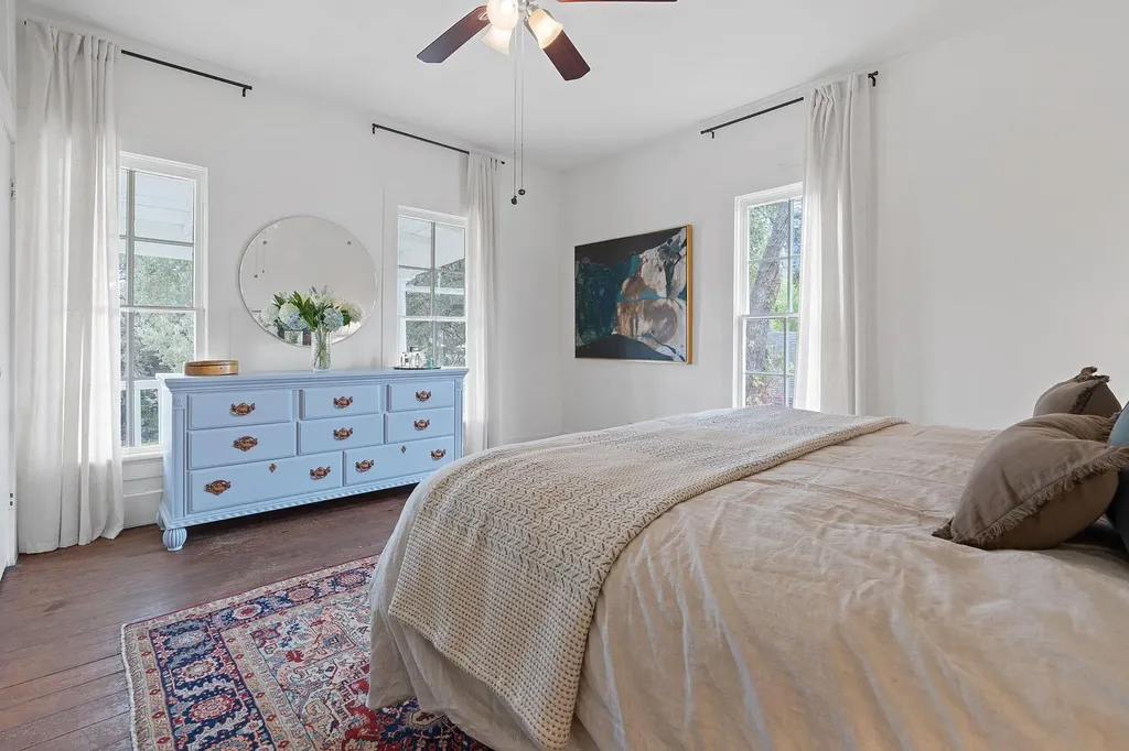 810 E 13th Street Austin TX 78702