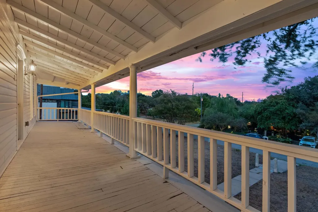 810 E 13th Street Austin TX 78702