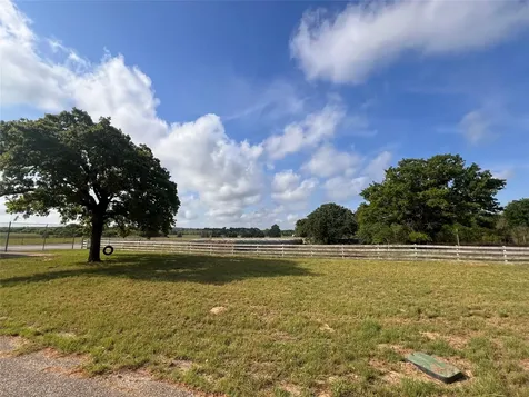 2502 Highway 304 Smithville TX 78957