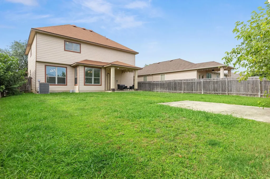 1635 Bayland Street Round Rock TX 78664