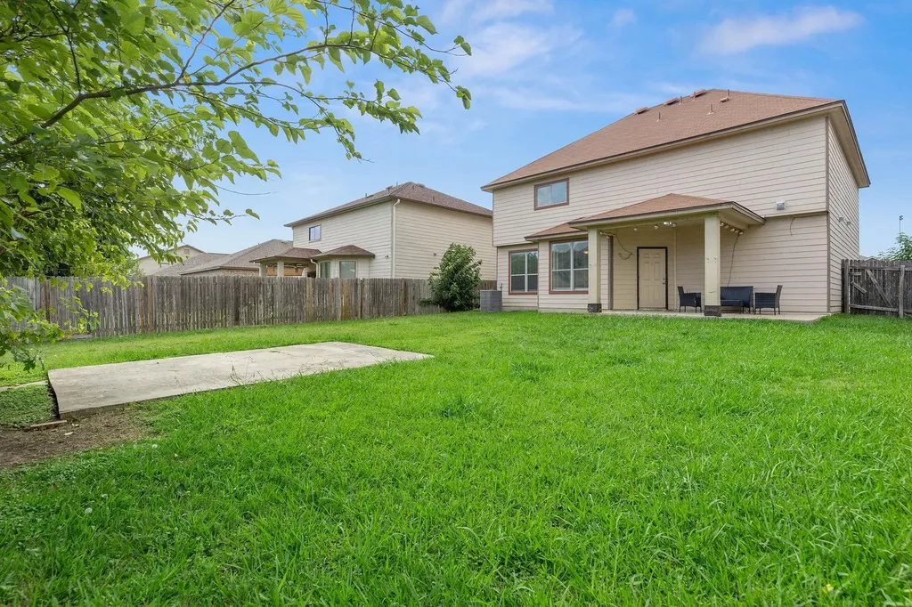 1635 Bayland Street Round Rock TX 78664