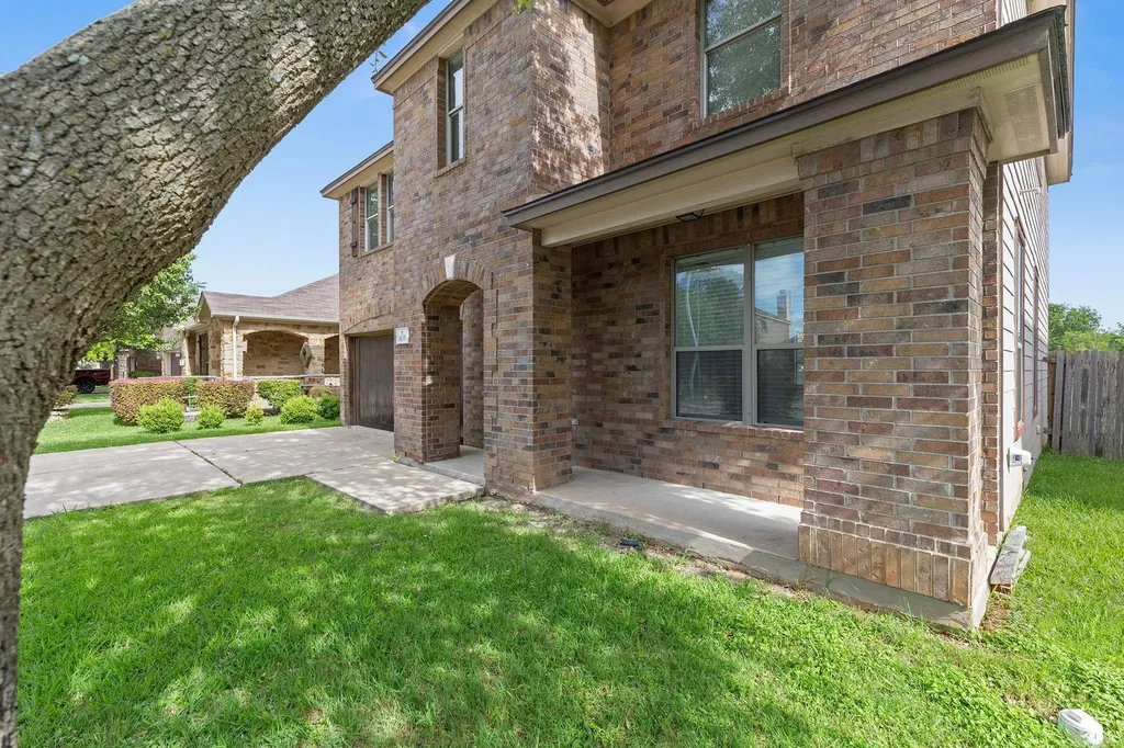 1635 Bayland Street Round Rock TX 78664