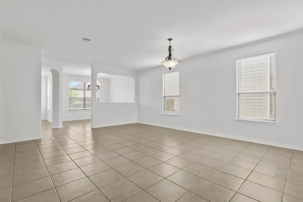 1635 Bayland Street Round Rock TX 78664
