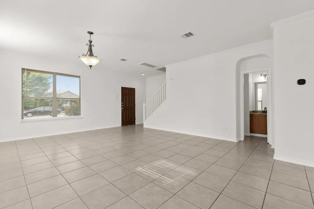 1635 Bayland Street Round Rock TX 78664