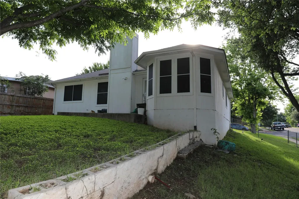 4901 Birch Creek Road Austin TX 78744