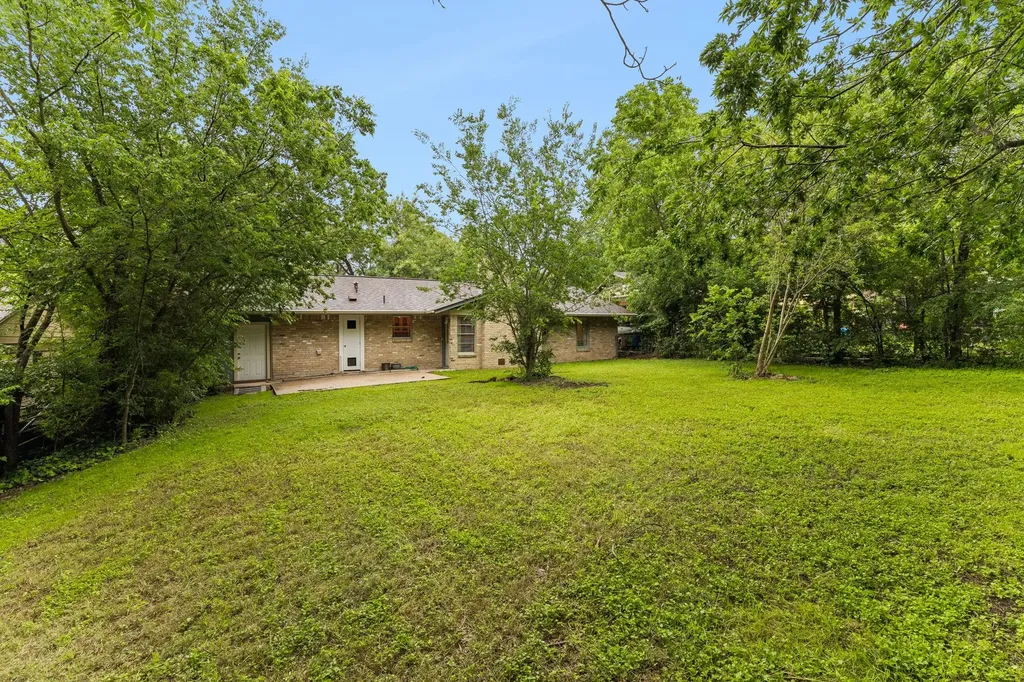 6902 Notre Dame Drive Austin TX 78723