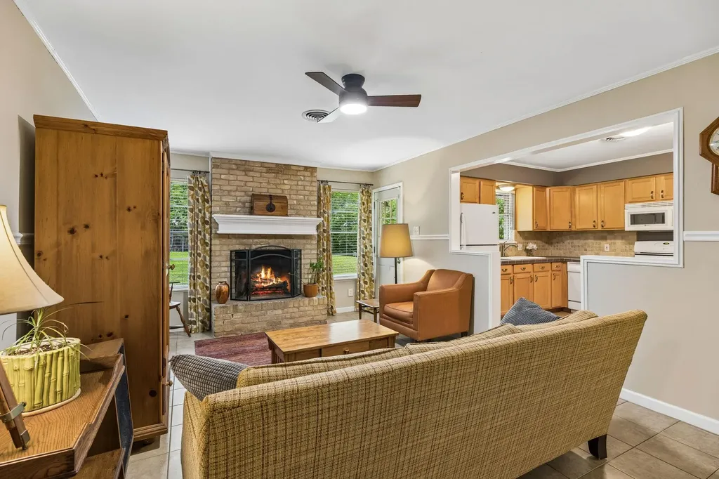 6902 Notre Dame Drive Austin TX 78723