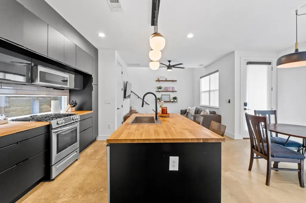 1706 Perez Street Austin TX 78721