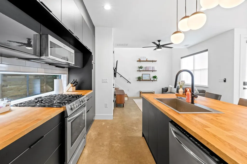 1706 Perez Street Austin TX 78721