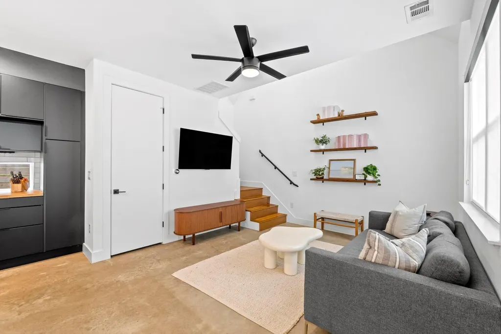 1706 Perez Street Austin TX 78721