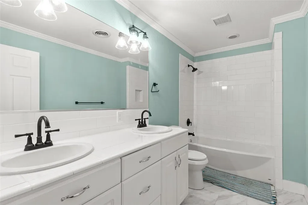 156 W Castleshoals Drive Granite Shoals TX 78654