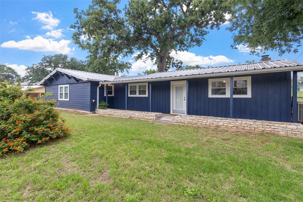 156 W Castleshoals Drive Granite Shoals TX 78654