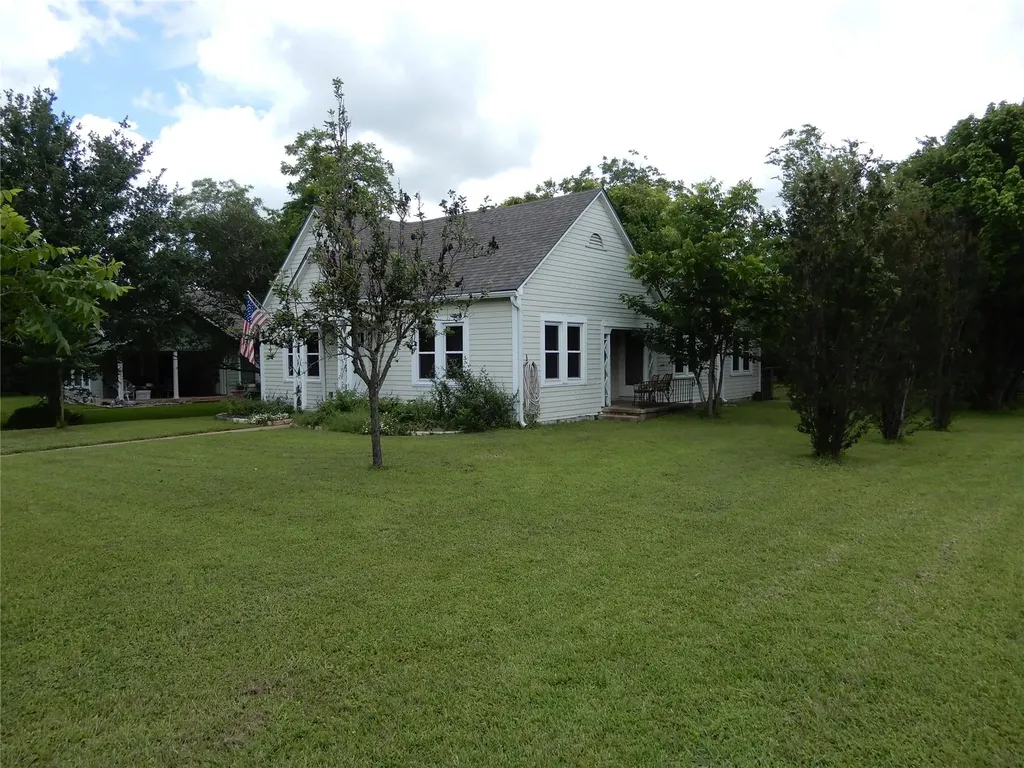 901 N Main Street Elgin TX 78621
