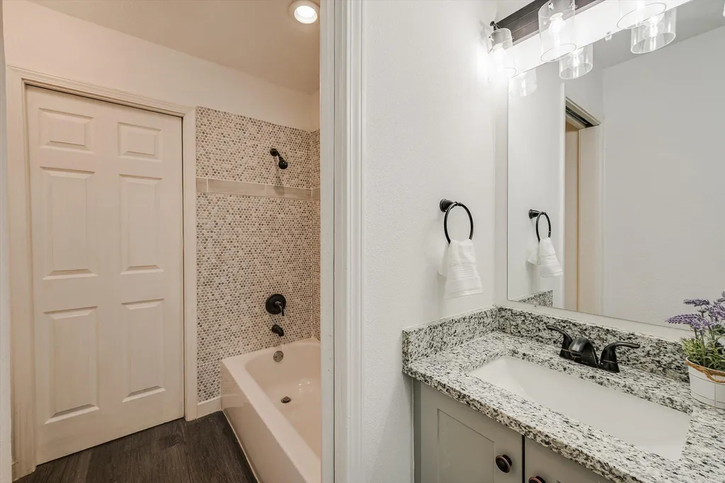 6913 Shannon Drive Austin TX 78724