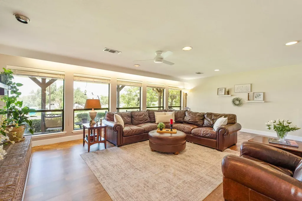 1905 Brushy Bend Drive Round Rock TX 78681