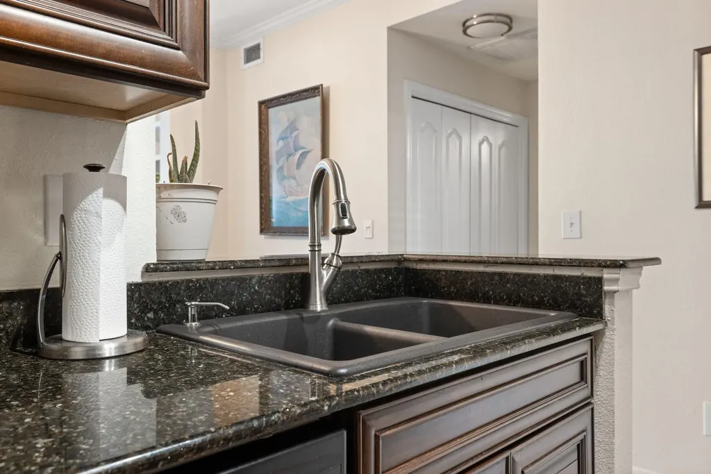 6000 Shepherd Mountain Cove Austin TX 78730