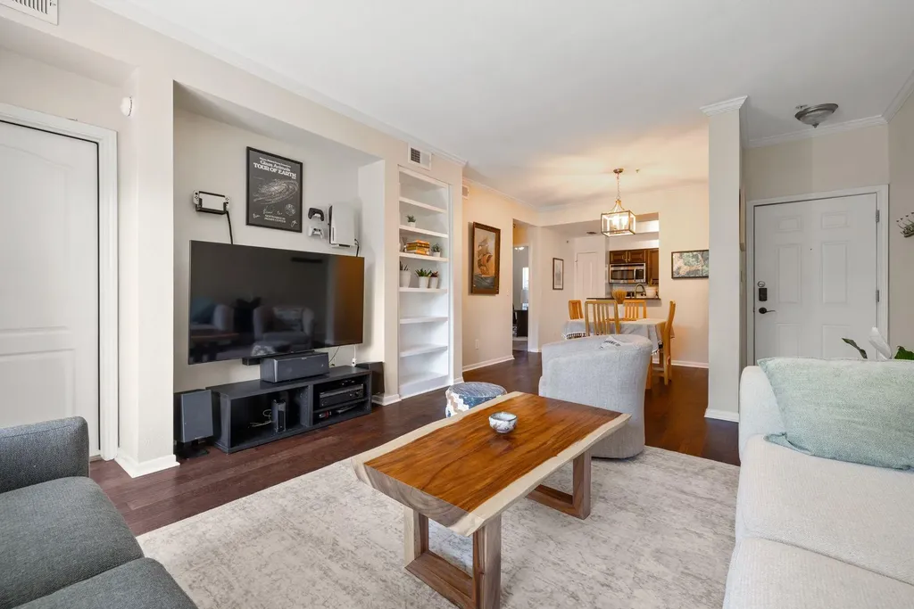 6000 Shepherd Mountain Cove Austin TX 78730