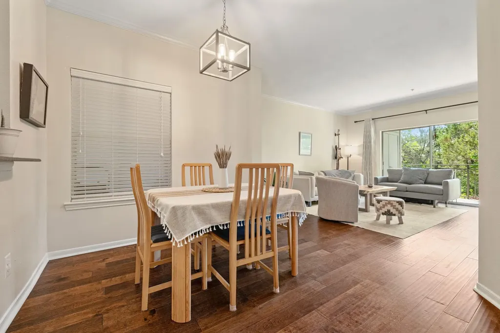 6000 Shepherd Mountain Cove Austin TX 78730