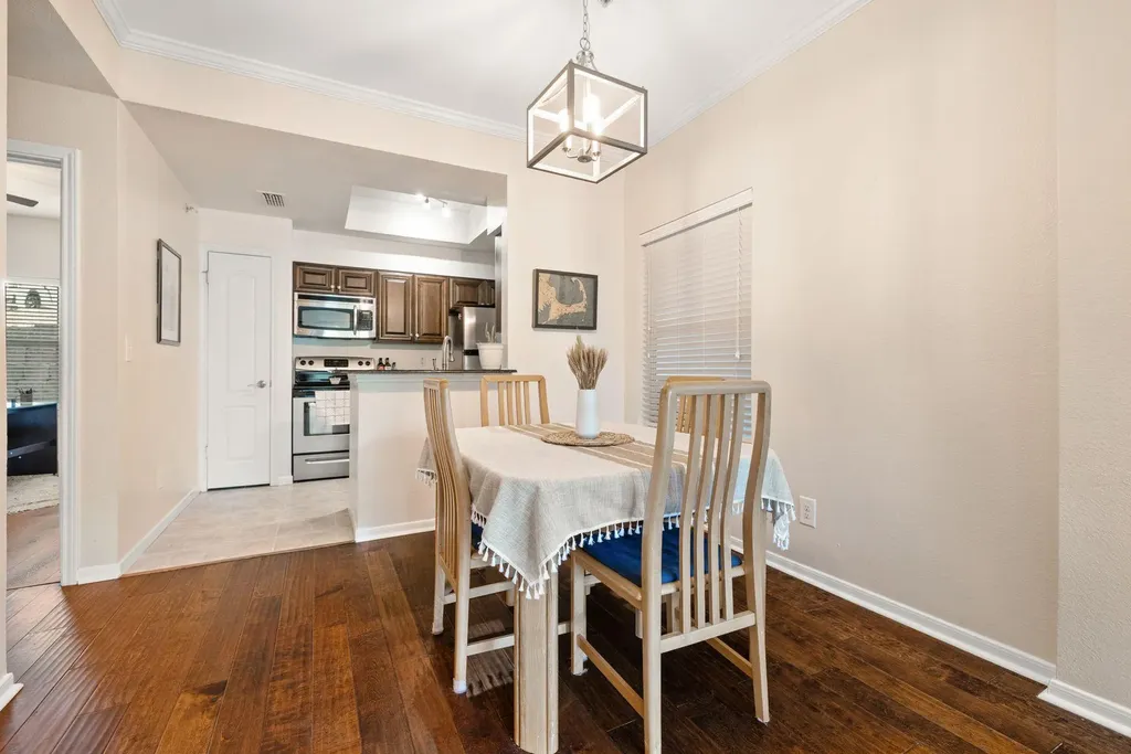 6000 Shepherd Mountain Cove Austin TX 78730