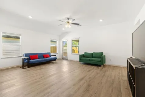 203 Mulberry Creek Lane Hutto TX 78634