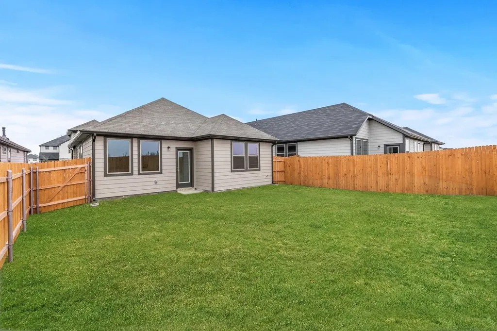 127 Tolo Drive Elgin TX 78621