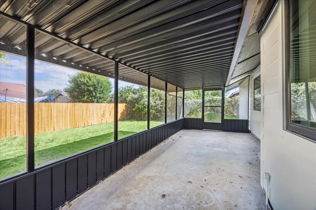 6411 Sandshof Drive Austin TX 78724