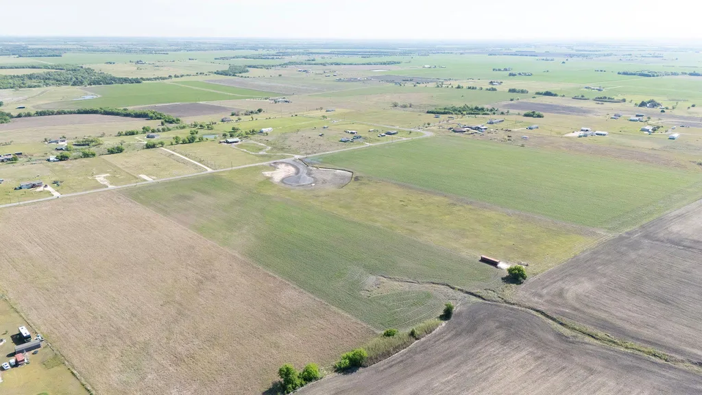 450 County Road 423 Taylor TX 76574