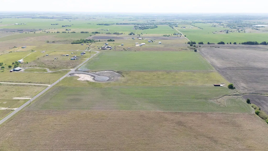 450 County Road 423 Taylor TX 76574