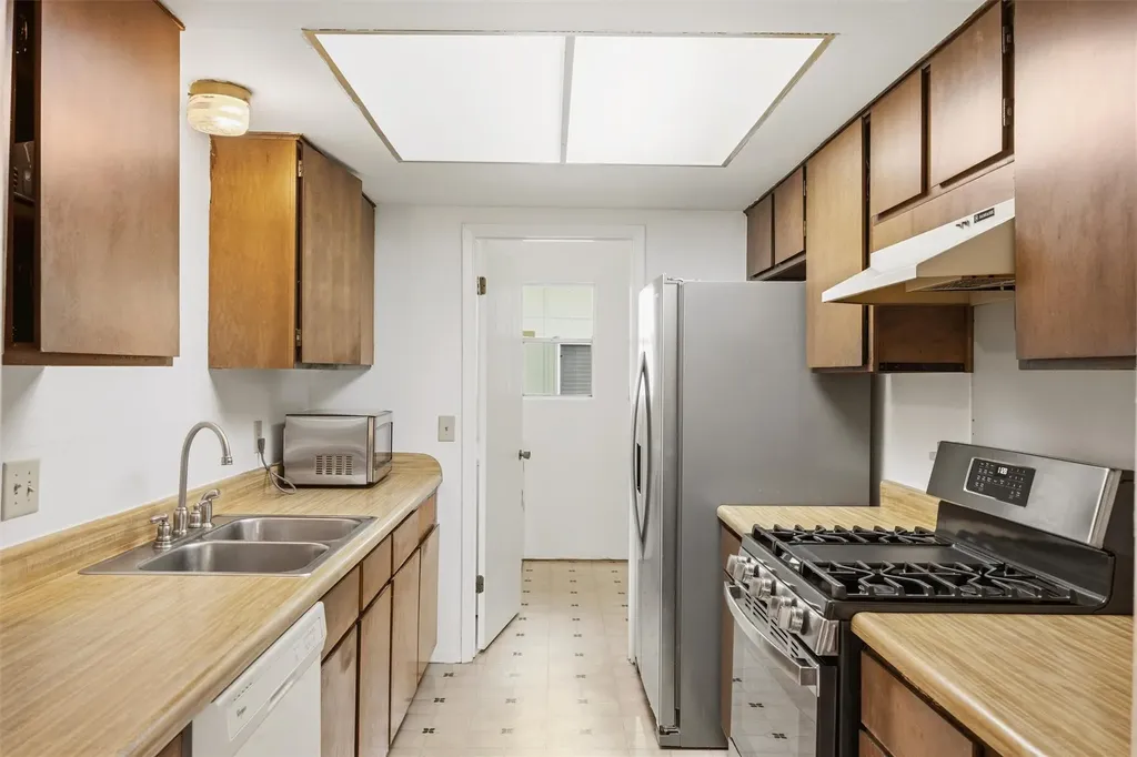 7737 Croftwood Drive Austin TX 78749