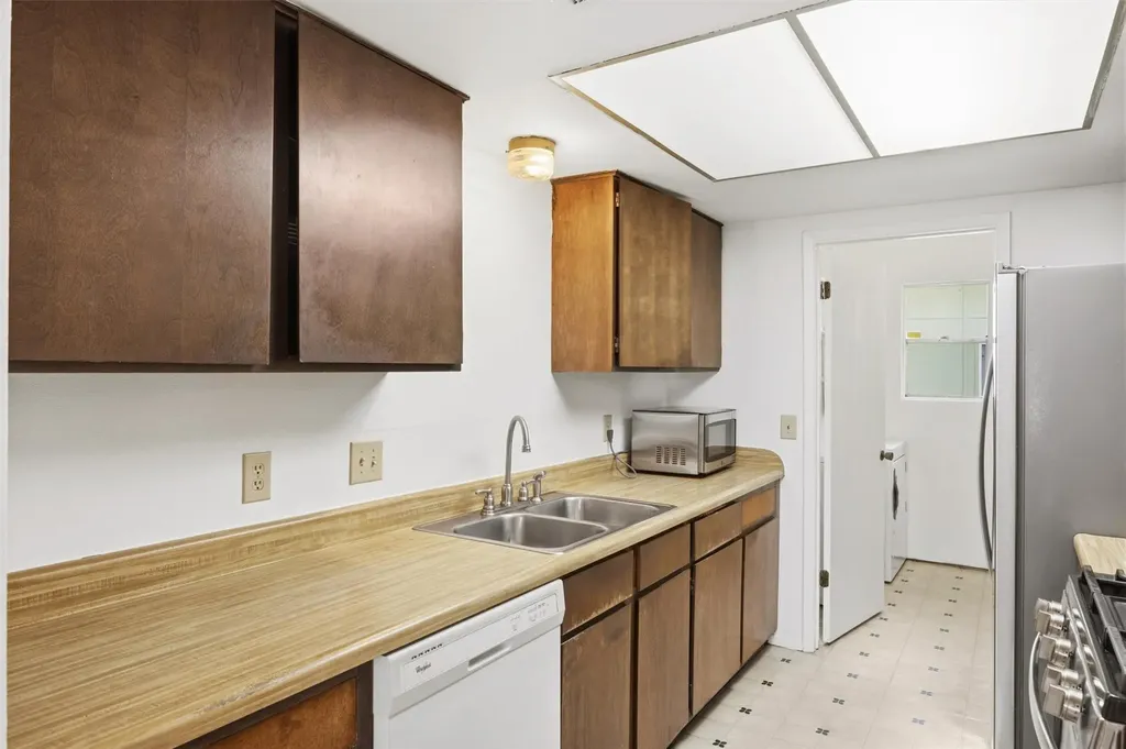7737 Croftwood Drive Austin TX 78749