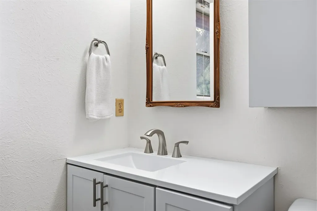 7737 Croftwood Drive Austin TX 78749