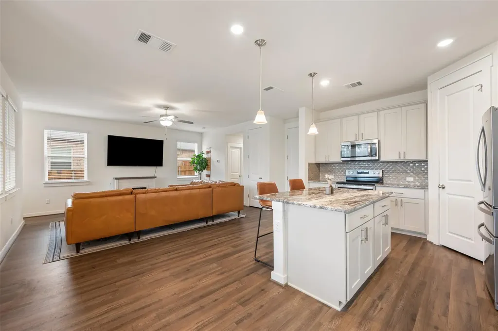 8204 Prairie Rye Drive Lago Vista TX 78645