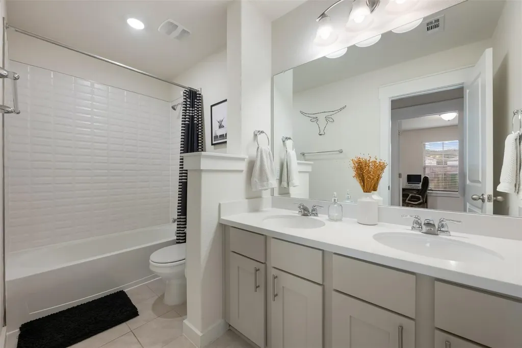 8204 Prairie Rye Drive Lago Vista TX 78645