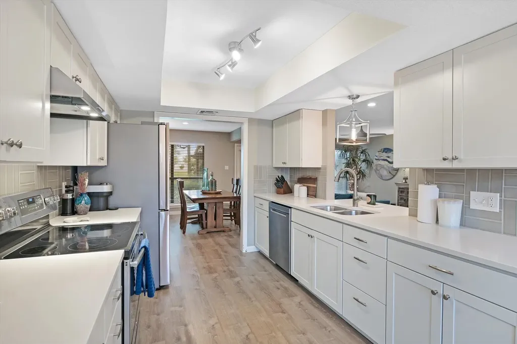 11512 Tin Cup Drive Austin TX 78750
