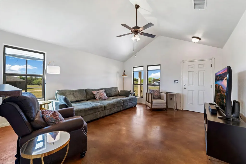 833 Thousand Oaks Trail Liberty Hill TX 78642
