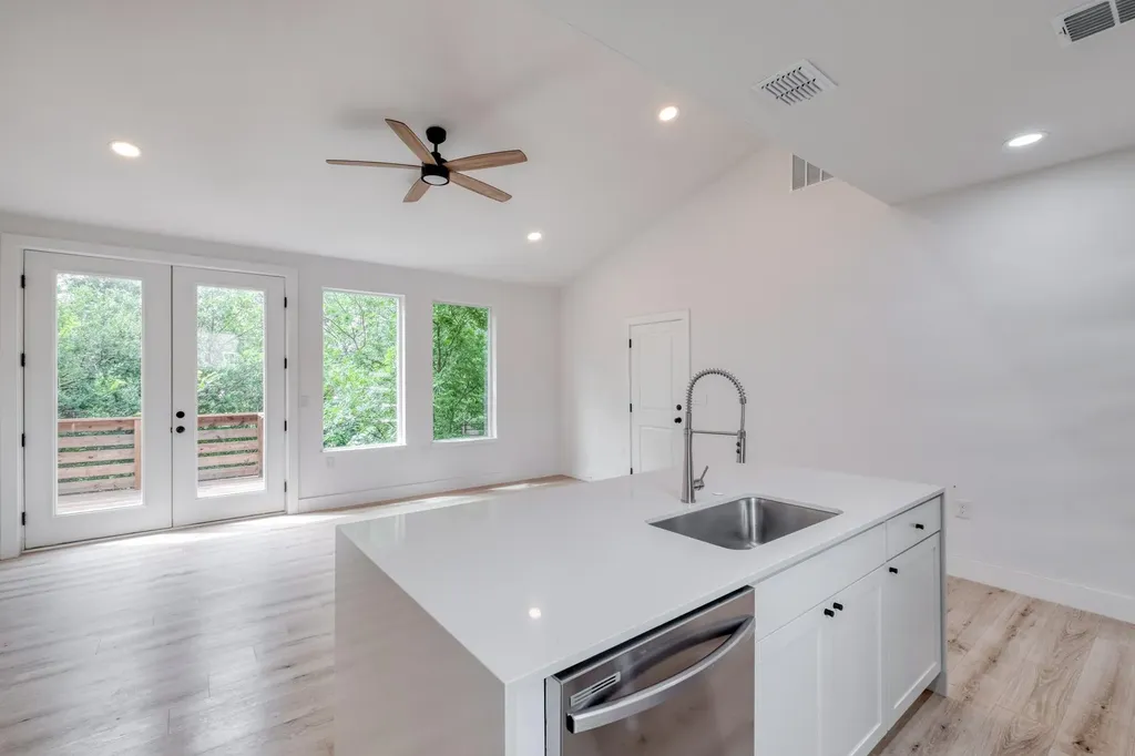 5211 Rob Scott Street Austin TX 78721