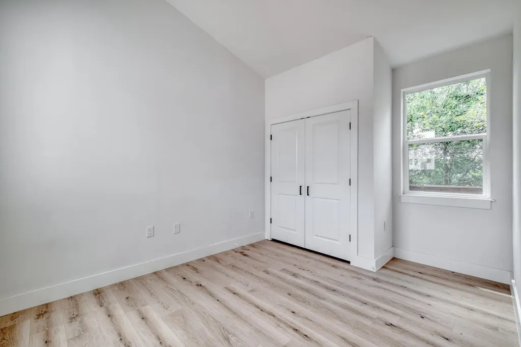 5211 Rob Scott Street Austin TX 78721