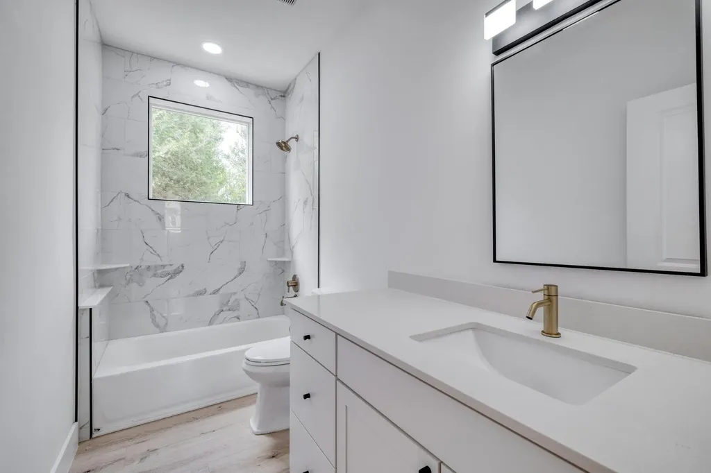 5211 Rob Scott Street Austin TX 78721
