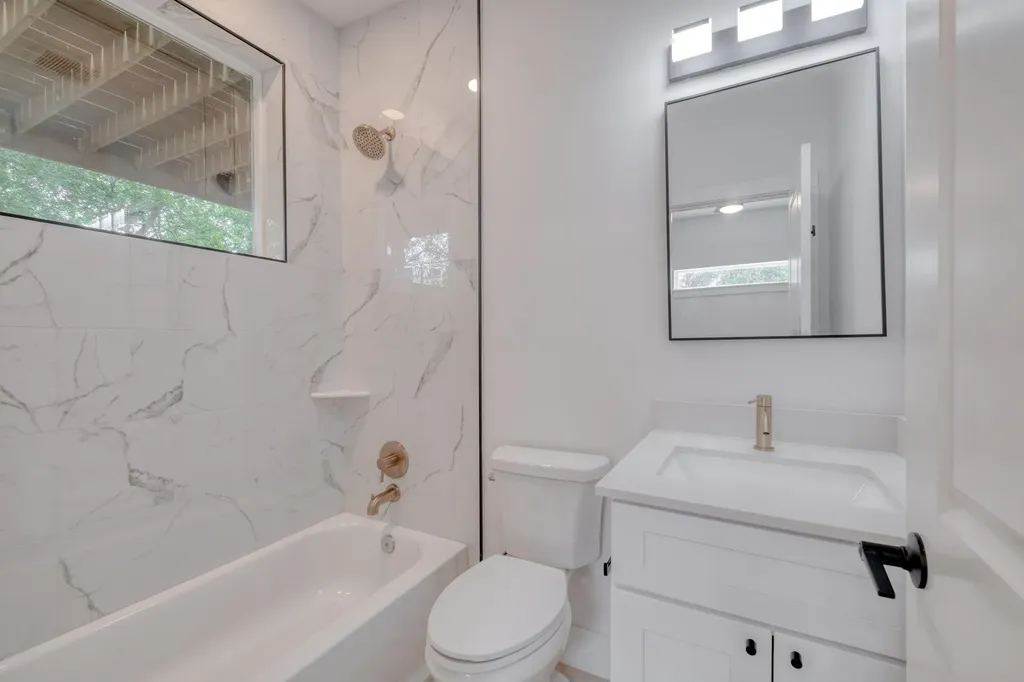 5211 Rob Scott Street Austin TX 78721