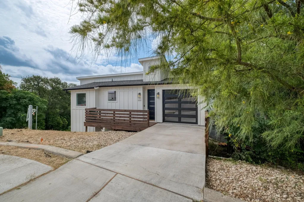 5211 Rob Scott Street Austin TX 78721