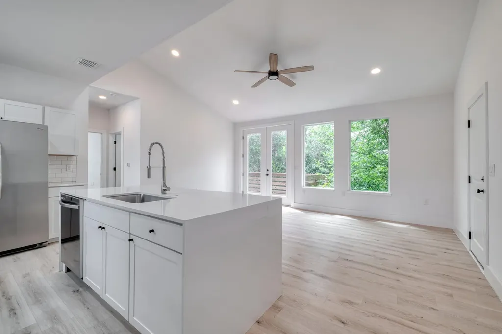 5211 Rob Scott Street Austin TX 78721