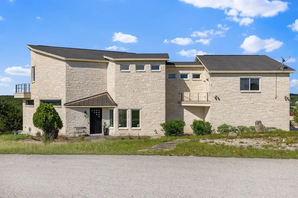 360 Stacey Ann Cove Dripping Springs TX 78620